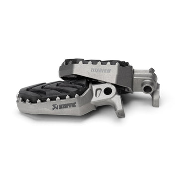 YAMAHA Tenere 700 - (2019-2026) Akrapovic Titanium Adventure Footpeg Set
