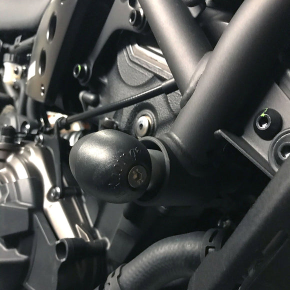 GB Racing Yamaha MT-07 FZ-07 2014-2024; MT-07 Tracer 2014-2024; YZF-R7 2022-2025; XSR700 2014-2025; MT-07 MT-07 AMT 2025-2026; MT-07 Tracer + GT 2026 Bullet Frame Slider Set - Street