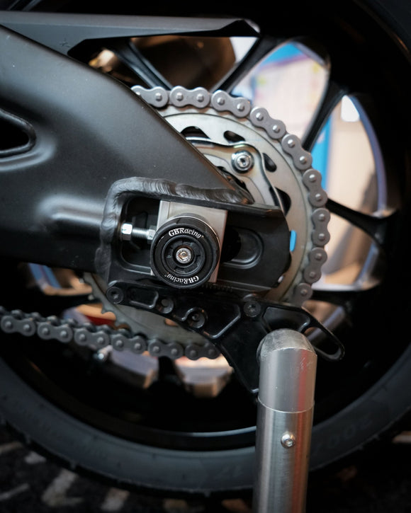 GB Racing BMW / Yamaha / Suzuki / Honda S 1000 R, S 1000 RR, M 1000 RR, S 1000 XR, S 1000 XR TE, YZF-R1, YZF-R1M, M 1000 R, GSX-R600 & More Multiple Years Spindle Protector - Rear LHS / Rear RHS