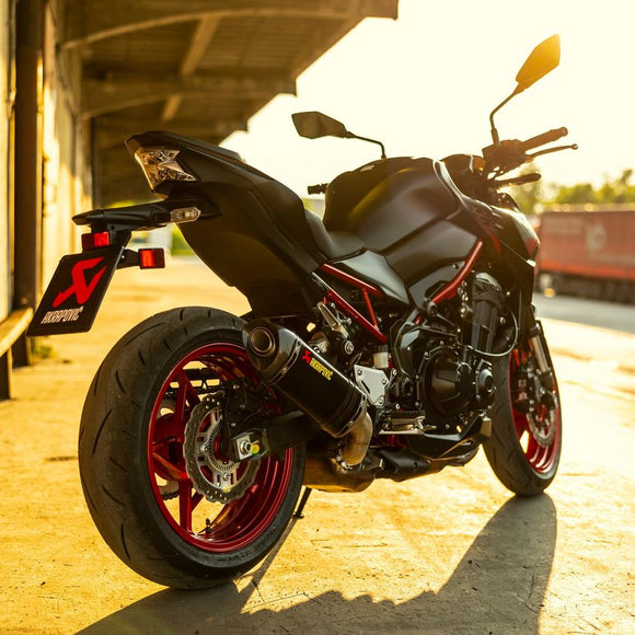KAWASAKI Z900 - (2020-2024) Akrapovic Carbon Silencer Slip-On Kit - Hexagonal - Road Legal