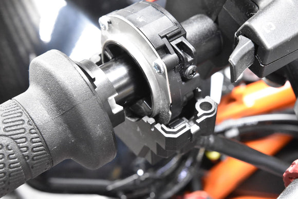 Husqvarna 701 Supermoto / Vitpilen / Svartpilen 2016 - 2023 Racetorx Throttle Spacer Kit